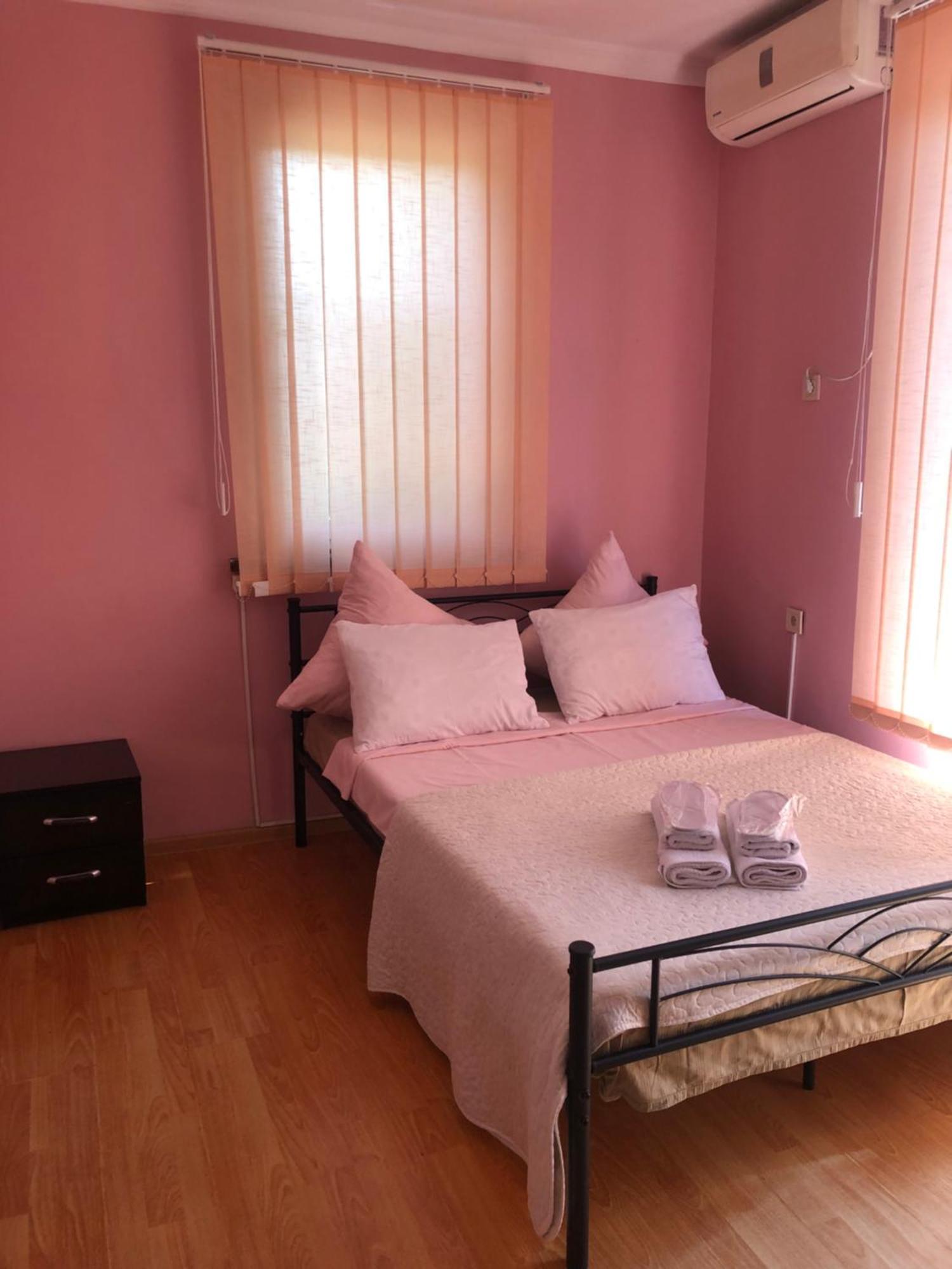 Hotel Your Comfort Tbilisi Esterno foto