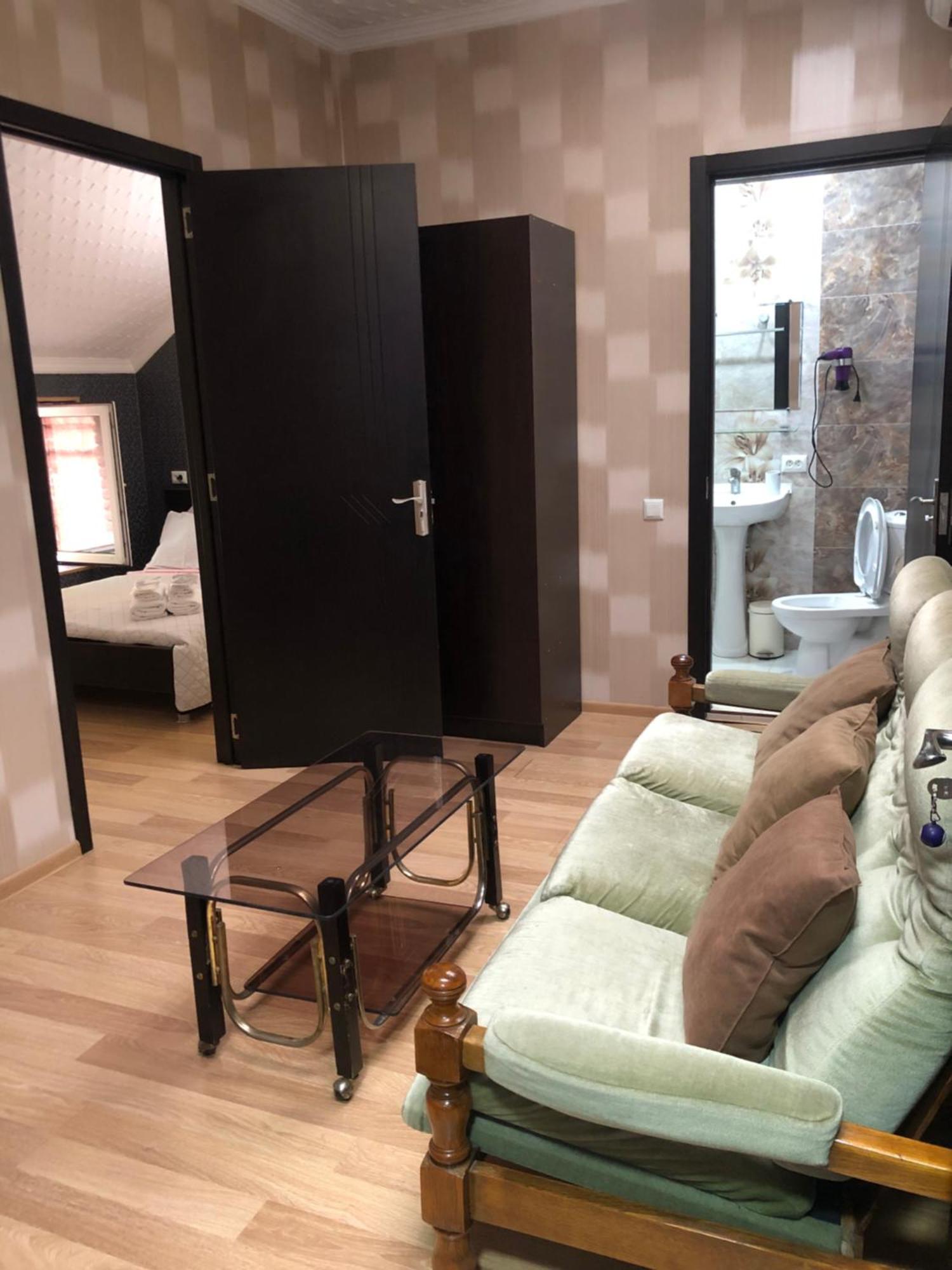 Hotel Your Comfort Tbilisi Esterno foto