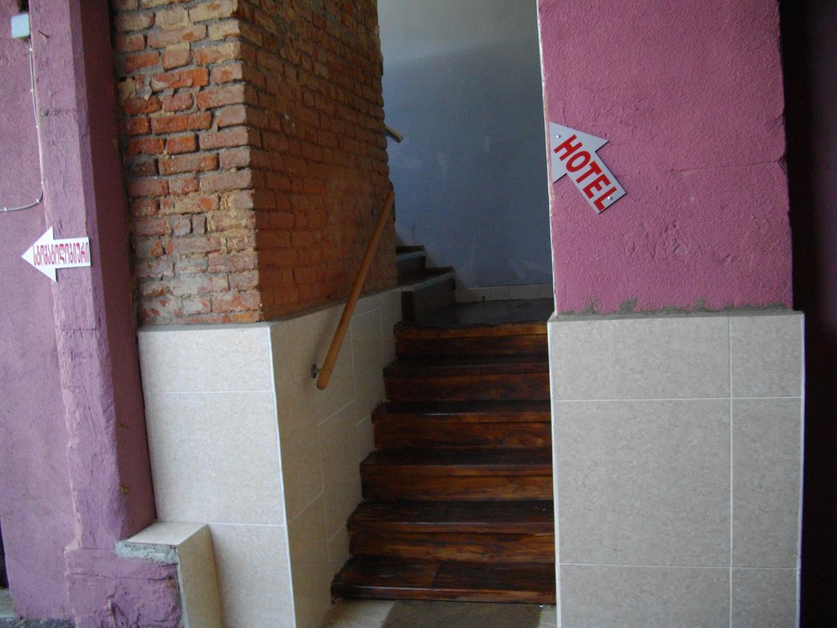 Hotel Your Comfort Tbilisi Esterno foto