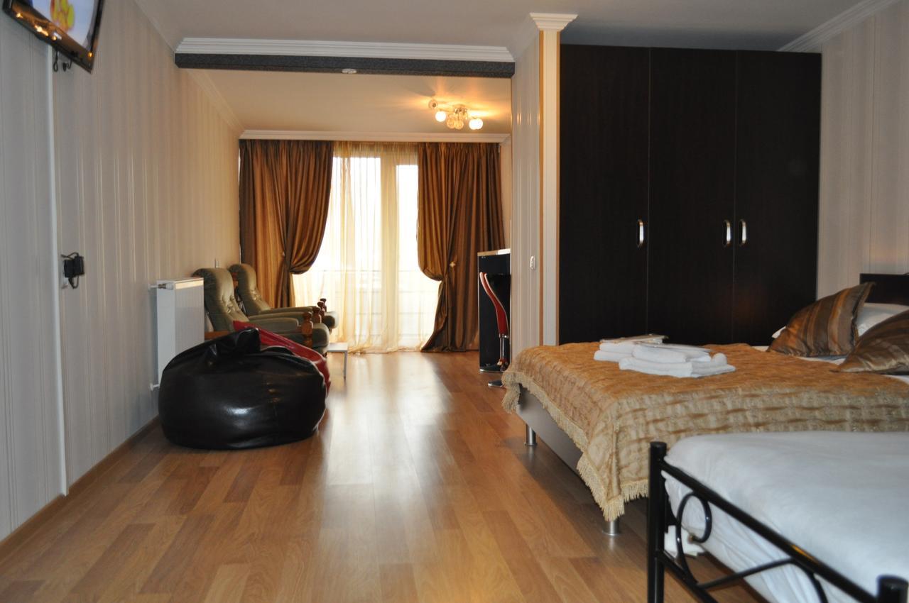Hotel Your Comfort Tbilisi Esterno foto