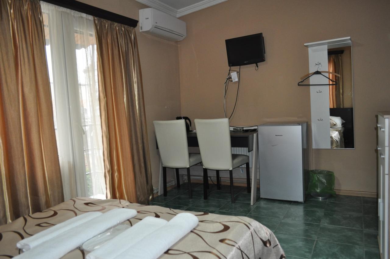 Hotel Your Comfort Tbilisi Esterno foto